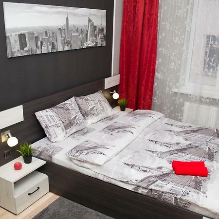 Modern Red Apartment Lviv Luaran gambar