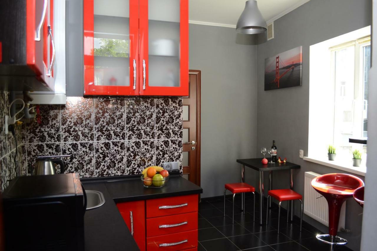 Modern Red Apartment Lviv Luaran gambar